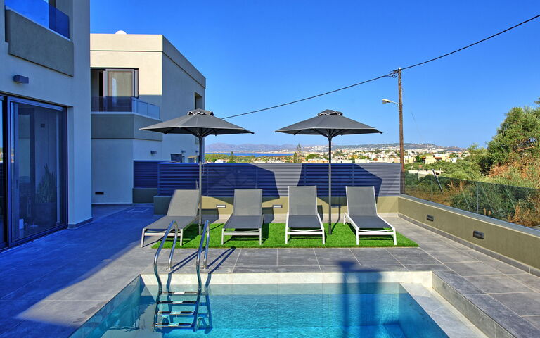 Villa Maripol: all'aperto, Piscina