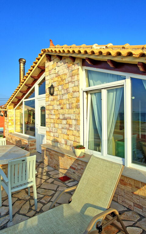 Beach Villa Athanasia: all'aperto