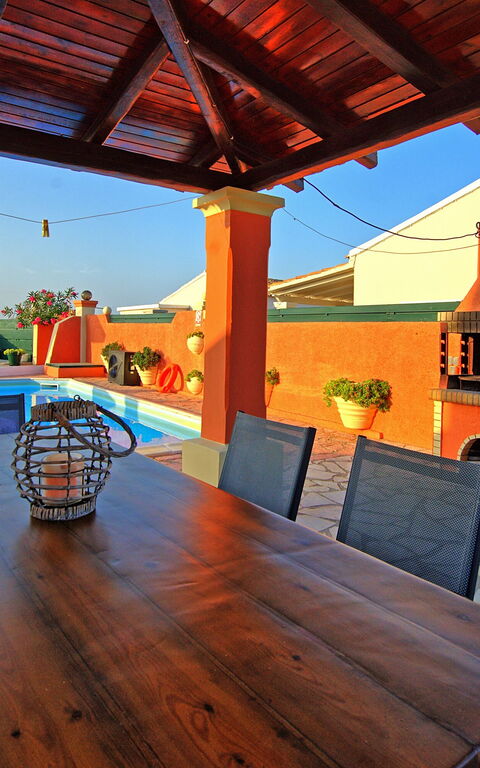 Beach Villa Athanasia: Piscina