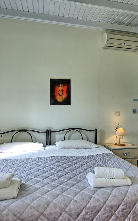 Beach Villa Athanasia: Camera da letto