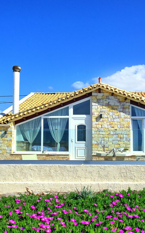 Beach Villa Athanasia: all'aperto, Estate