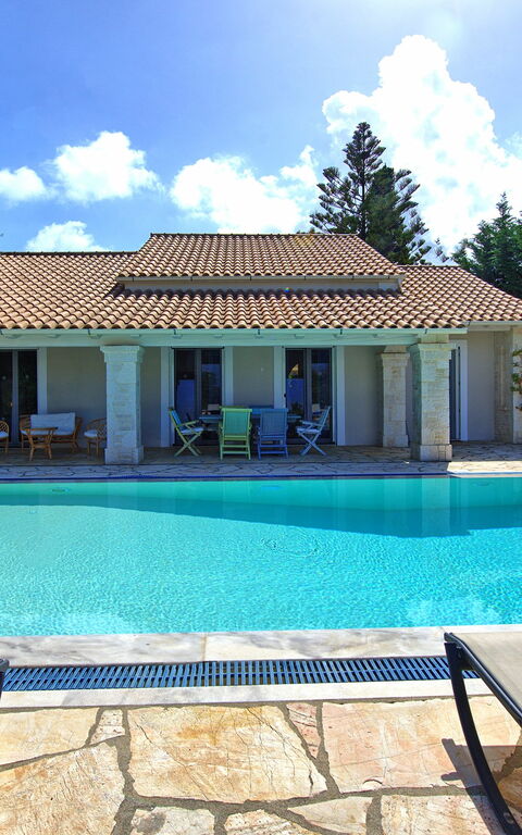 Villa Dimitris: Esterni, Piscina