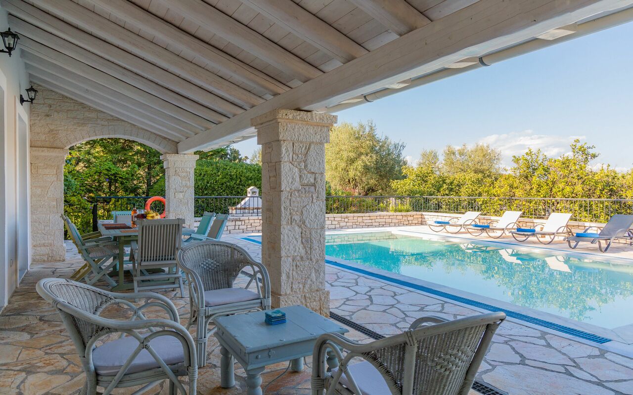 Villa Dimitris: all'aperto, Piscina