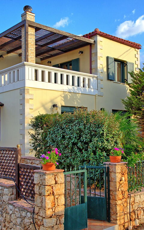 Villa Koules: all'aperto, Esterni