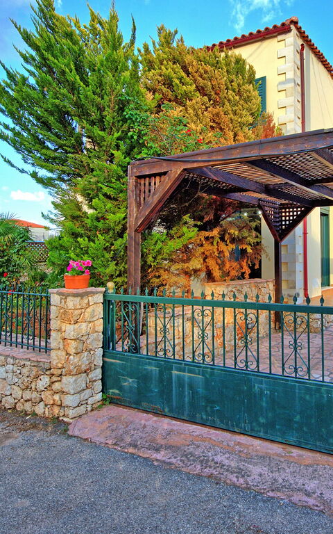 Villa Koules: all'aperto, Esterni