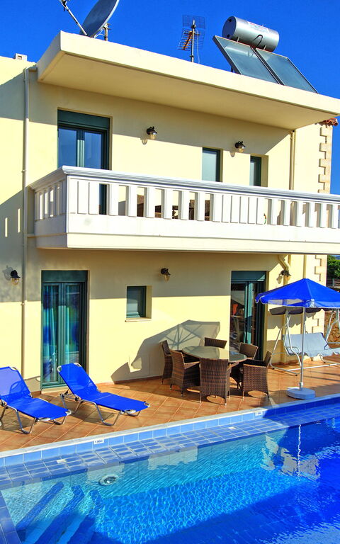 Villa Koules: all'aperto, Esterni, Piscina