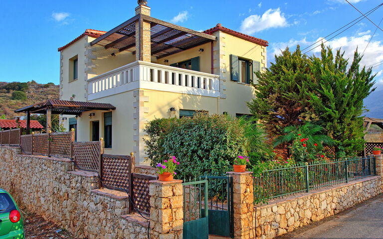 Villa Koules: all'aperto, Esterni