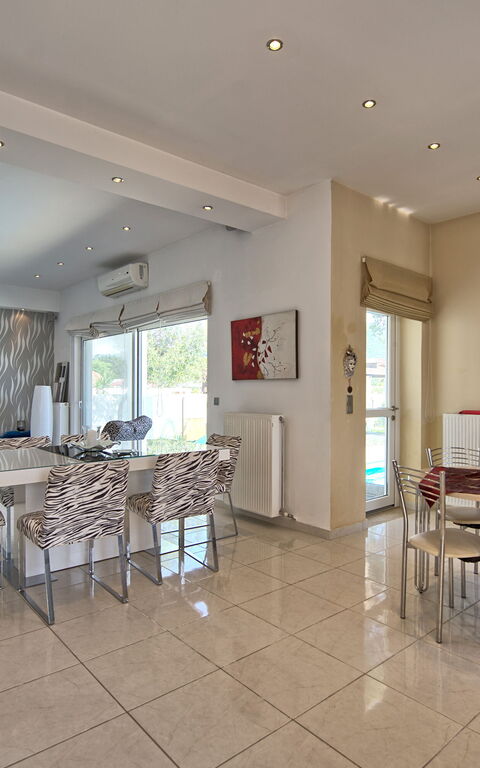 Beach Villa Christina: Cucina, Sala da pranzo, Soggiorno