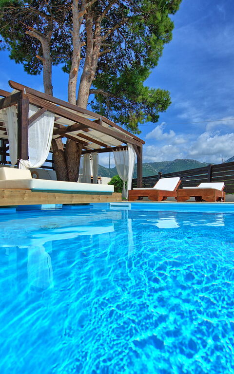 Beach Villa Christina: Estate, Piscina