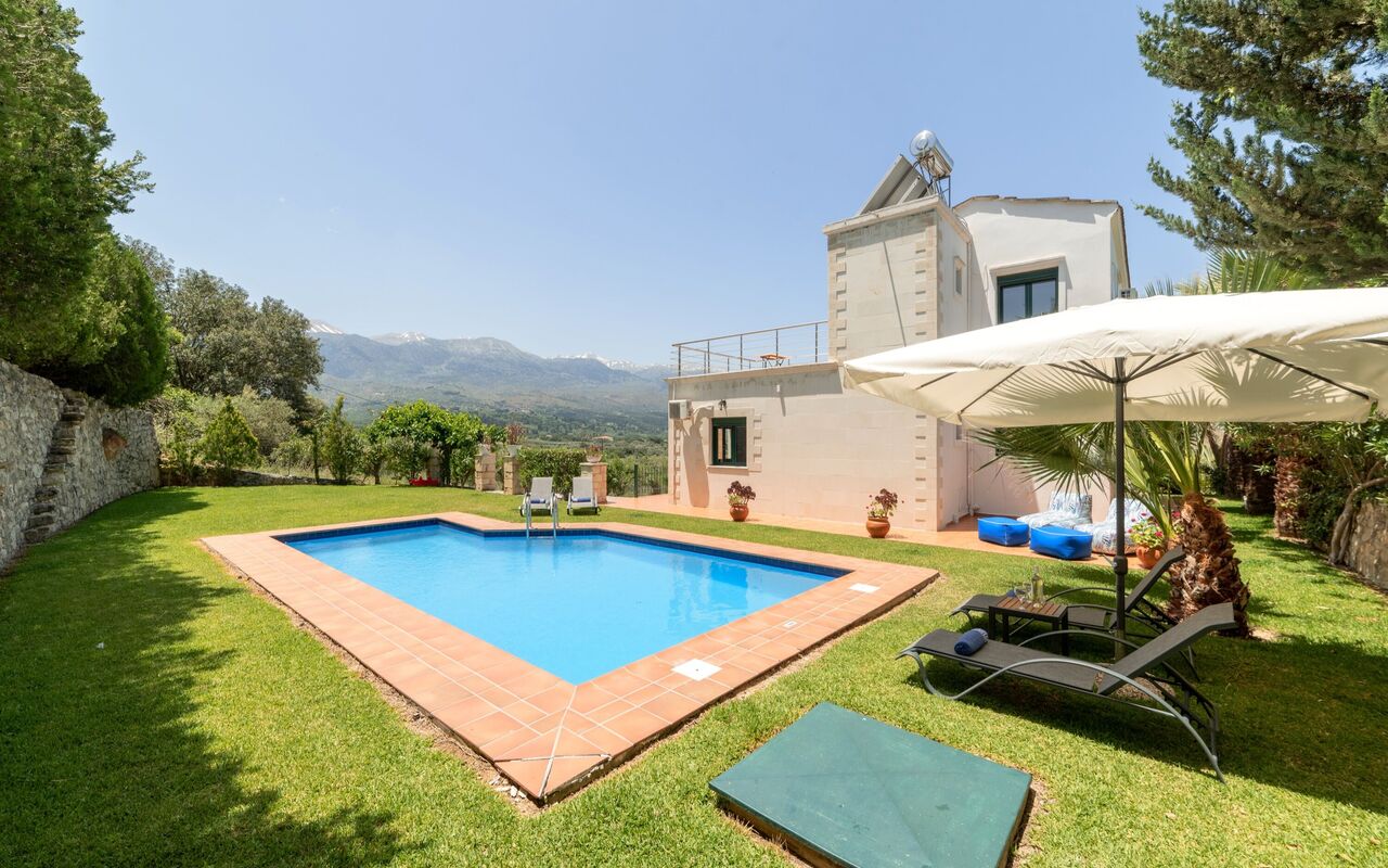 Villa Elia: all'aperto, Esterni, Giardino, Piscina