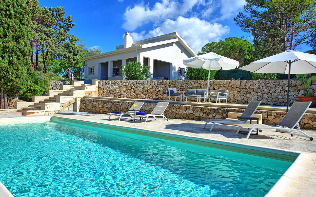 Nerodavola: all'aperto, Estate, Piscina