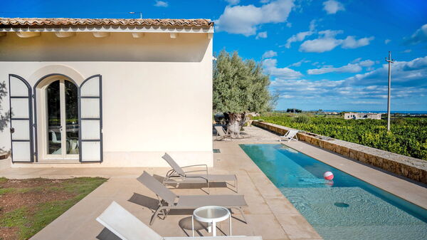 Tenuta Olearum: Esterni, Piscina