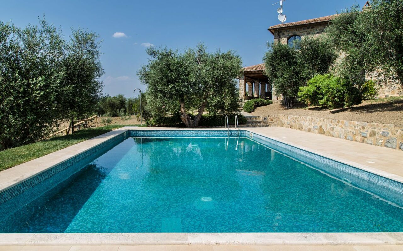 Villa Chiugi: Piscina
