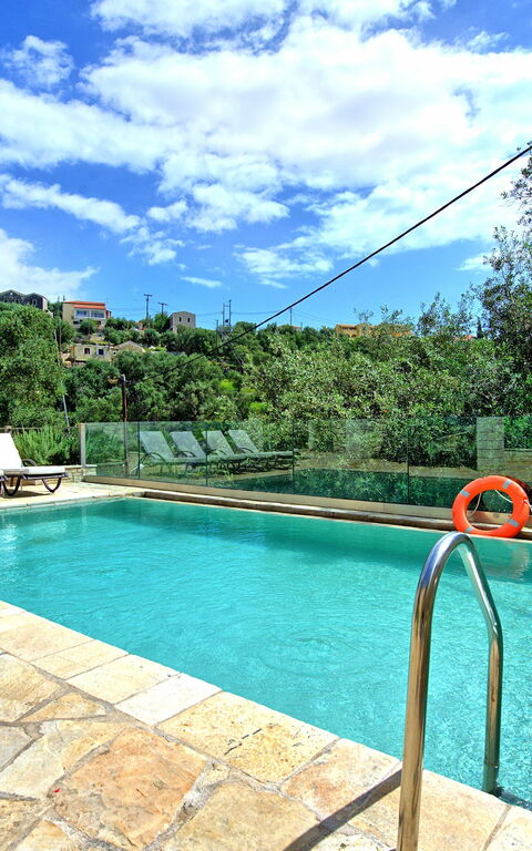 Villa Yaisemi: Piscina