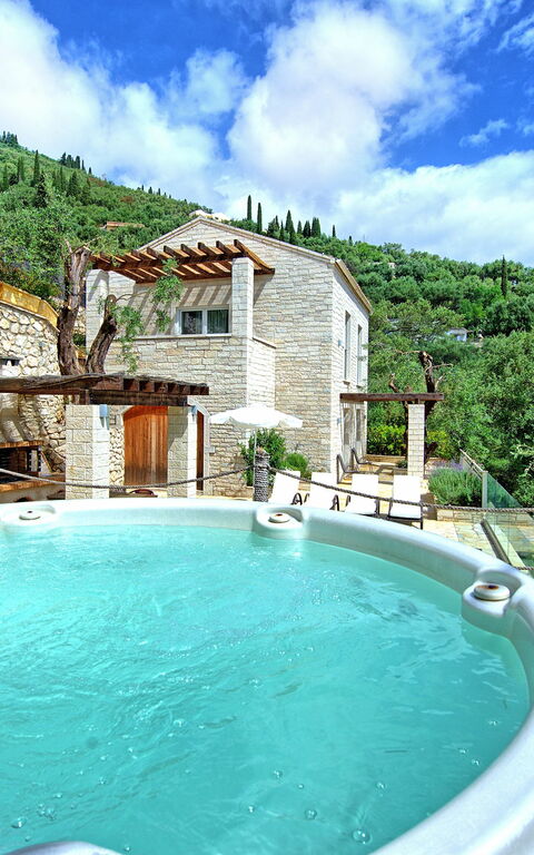 Villa Yaisemi: Piscina