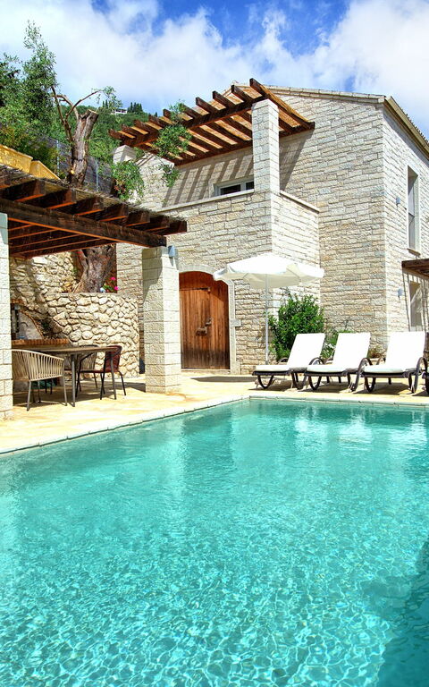 Villa Yaisemi: Piscina