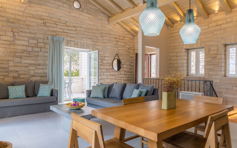 Villa Yaisemi: Sala da pranzo, Soggiorno