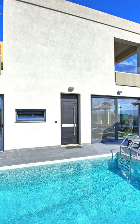 Villa Popi: all'aperto, Esterni, Giardino, Piscina