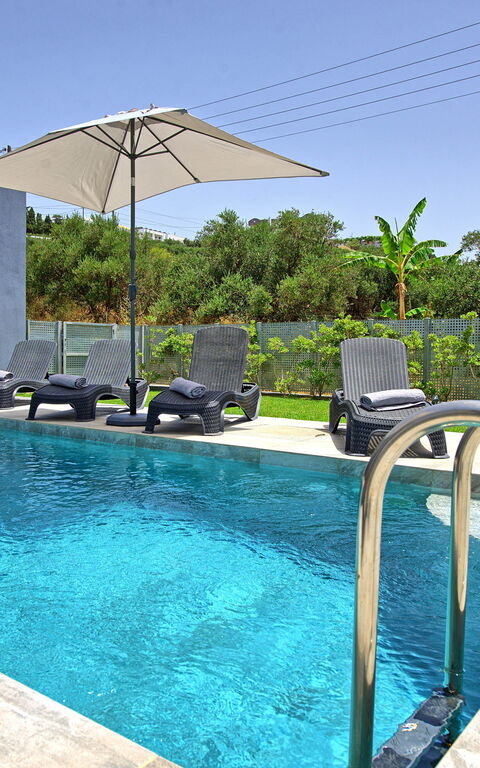 Villa Ampela: all'aperto, Piscina