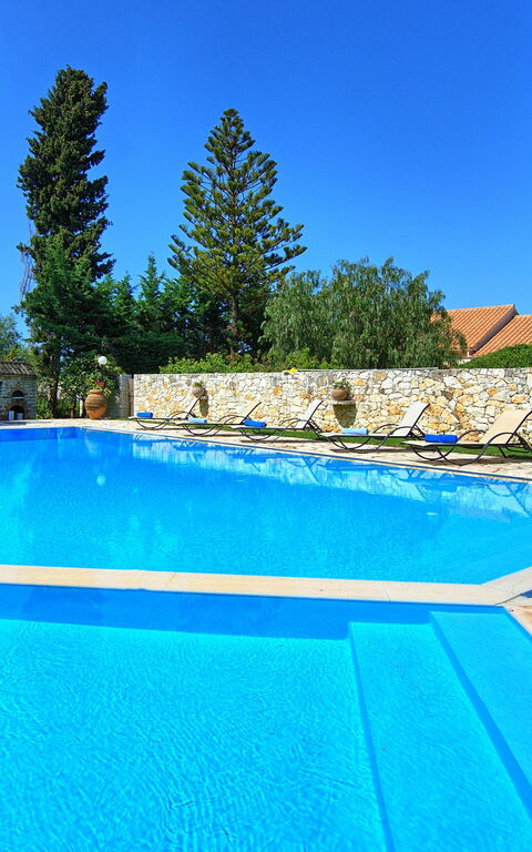 Votana House: Piscina
