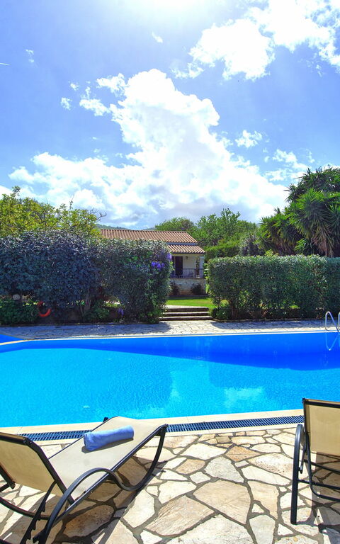 Votana House: Piscina