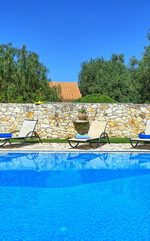 Votana House: Piscina