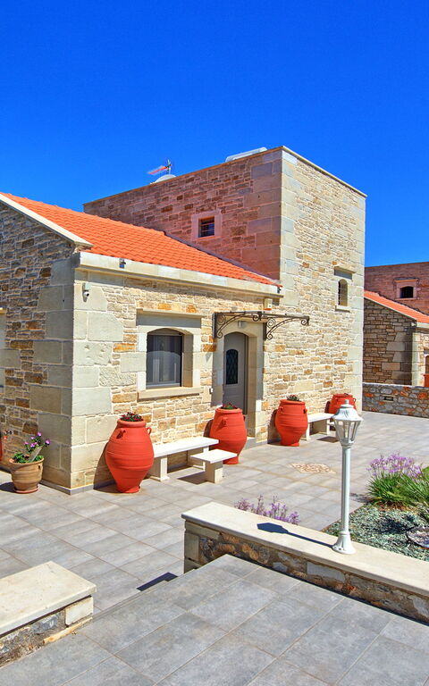 Villa Despanto: Estate, Esterni