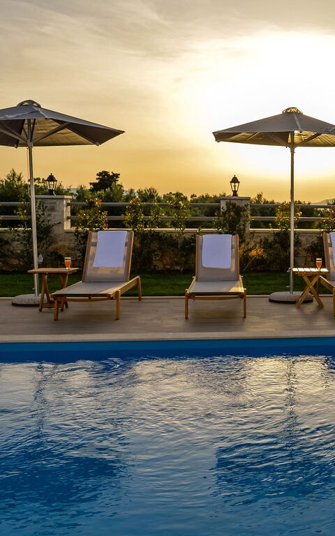 Villa Despanto: Piscina