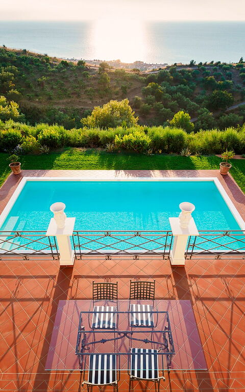 Villa Estella: Balcone / Terrazza / Patio, Piscina