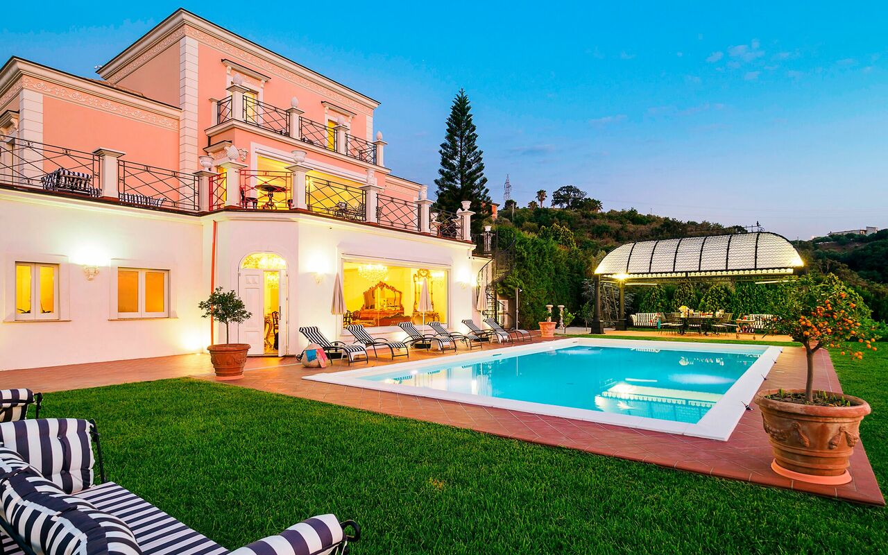 Villa Estella: all'aperto, Giardino, Piscina