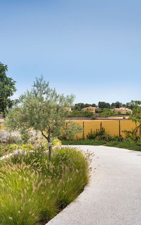 Villa Meravilla: all'aperto, Entrata Principale, Giardino