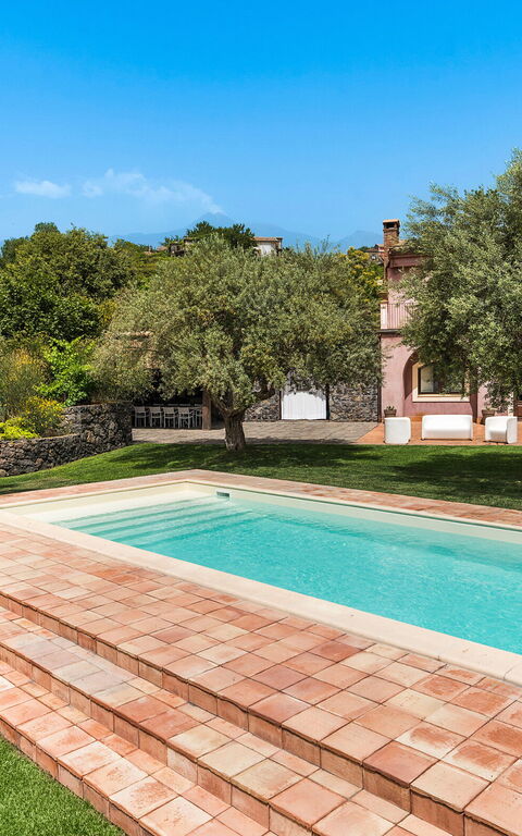 Villa Mila: all'aperto, Esterni, Giardino, Piscina