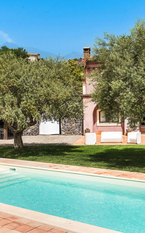 Villa Mila: all'aperto, Esterni, Giardino, Piscina
