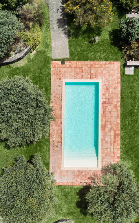 Villa Mila: all'aperto, Esterni, Piscina