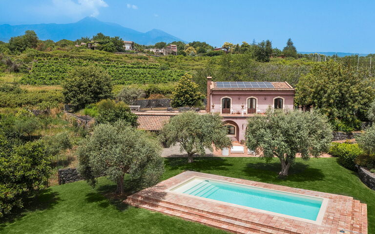 Villa Mila: all'aperto, Esterni, Giardino, Piscina