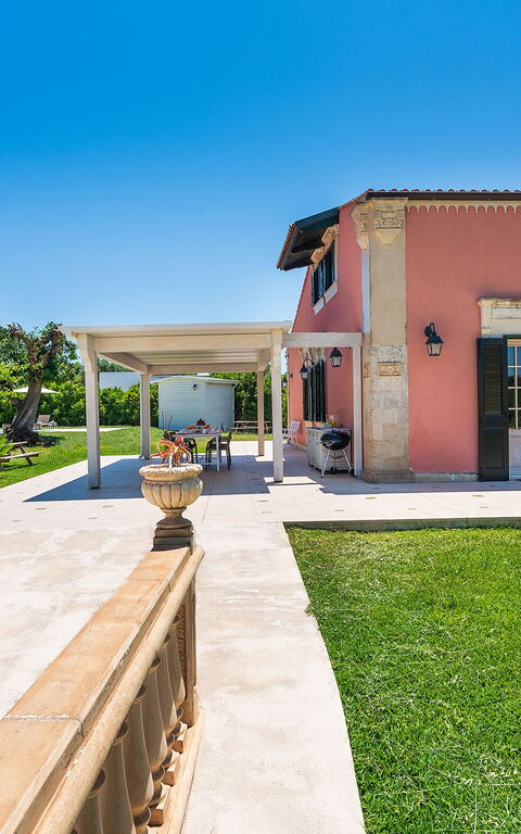 Villa Girasole: Esterni, Giardino