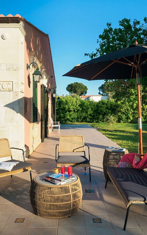 Villa Girasole: all'aperto