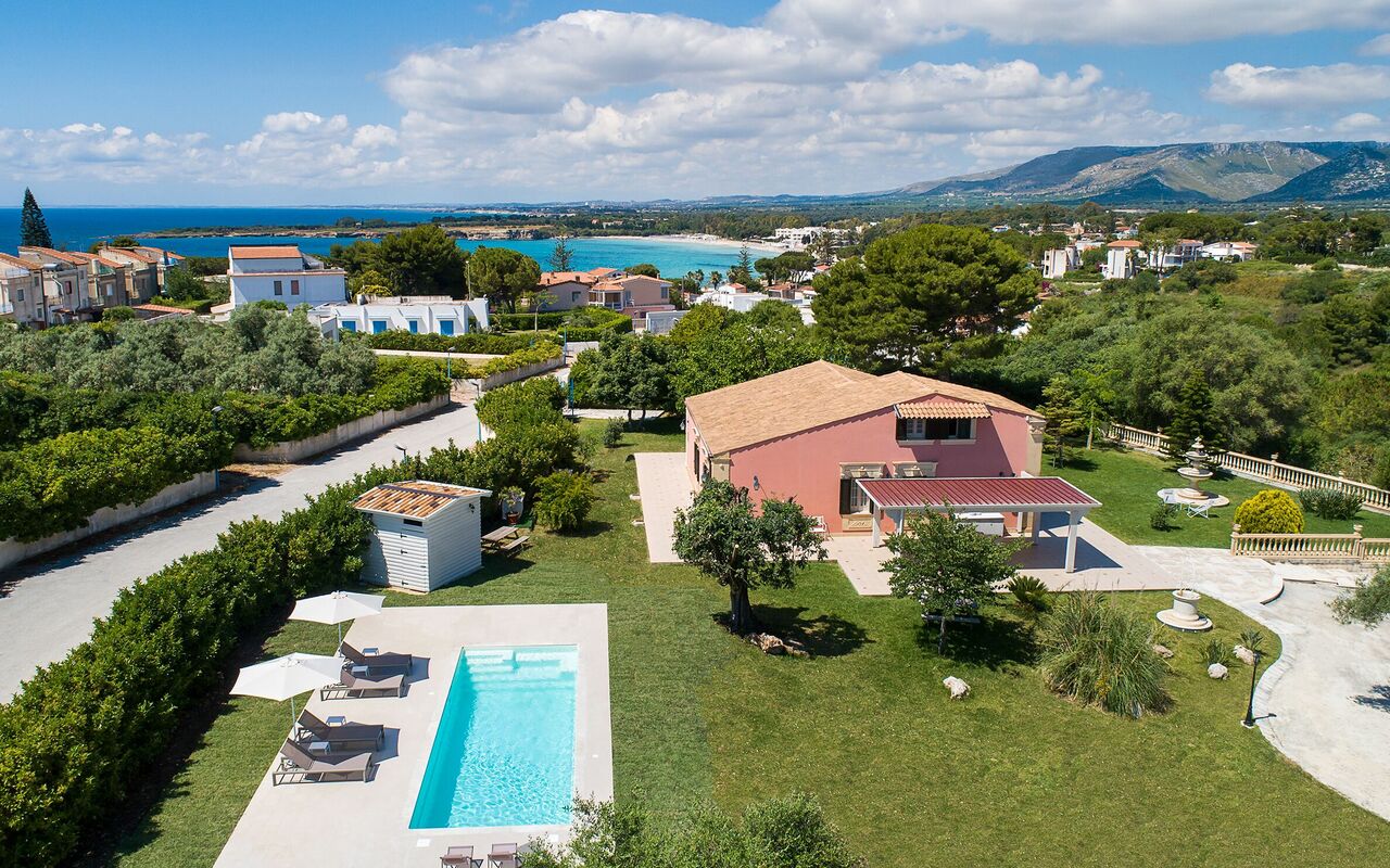 Villa Girasole: Esterni, Giardino