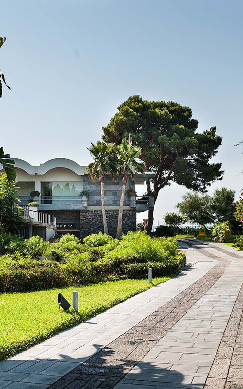 Galatea: all'aperto, Entrata Principale