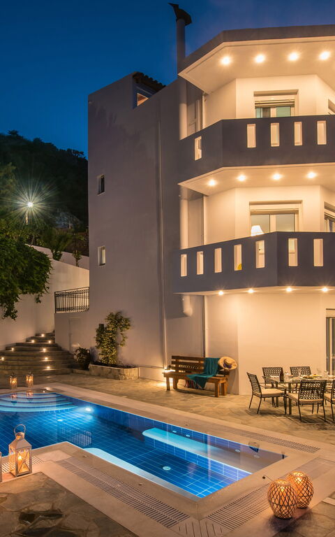 Villa Artemis: Esterni, Piscina