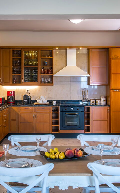 Villa Artemis: Cucina, Sala da pranzo