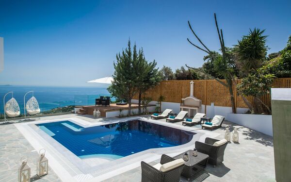 Villa Artemis: Piscina