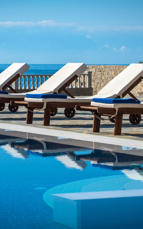 Villa Kalliste: Piscina