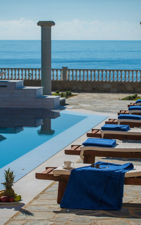 Villa Kalliste: Piscina, Vista Panoramica