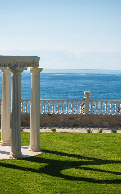 Villa Kalliste: Giardino, Vista Panoramica
