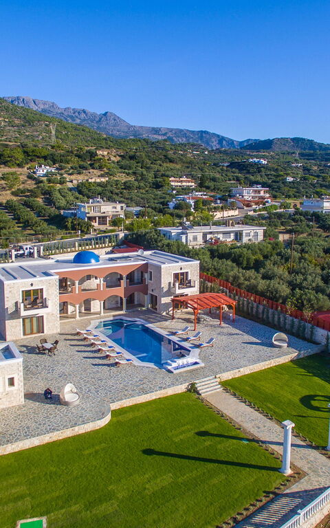 Villa Kalliste: Balcone / Terrazza / Patio, Esterni, Giardino, Piscina