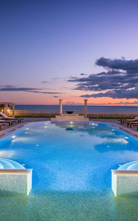 Villa Kalliste: Piscina