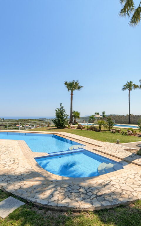 Villa Myrtia: Piscina