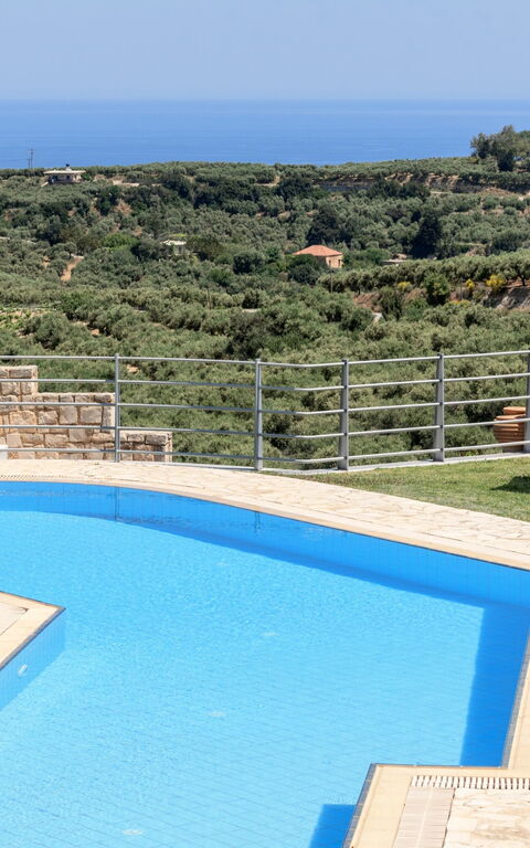 Villa Kissos: Piscina, Vista Panoramica