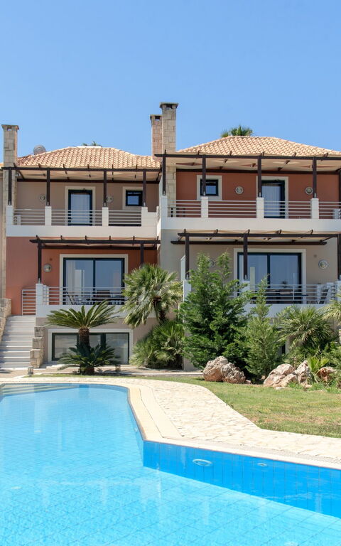 Villa Kissos: Estate, Piscina